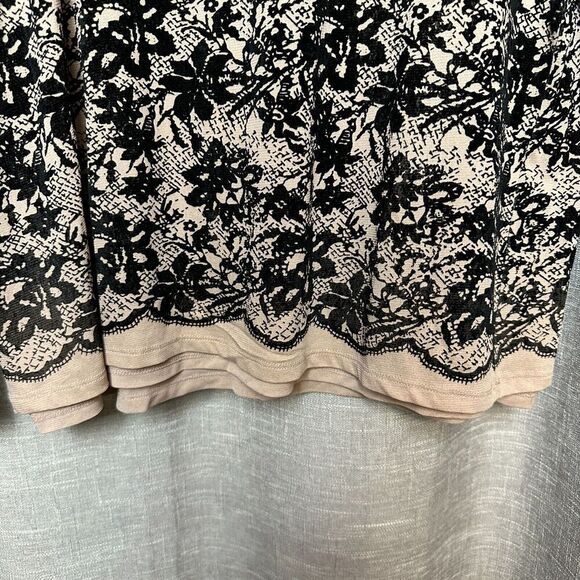 2/$30 Chicos Velvet Burnout Top Size XL Whimsigoth Floral Distressed Grunge - Picture 5 of 14